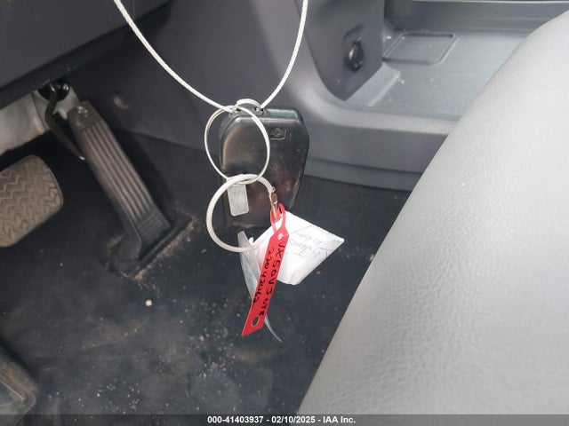 5TDYRKEC8RS193614 Toyota SIENNA XLE