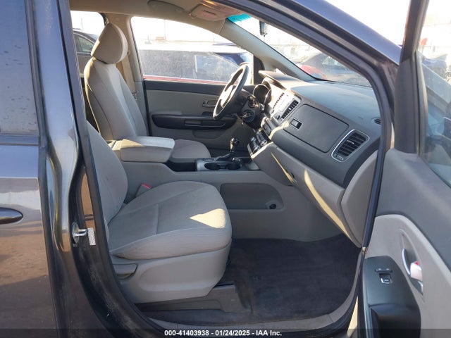 KIA SEDONA LX 2016 KNDMB5C1XG6186490 Image 5