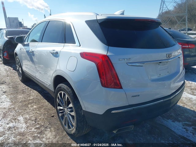 2017 CADILLAC XT5 1GYKNERSXHZ132244 Photo 2
