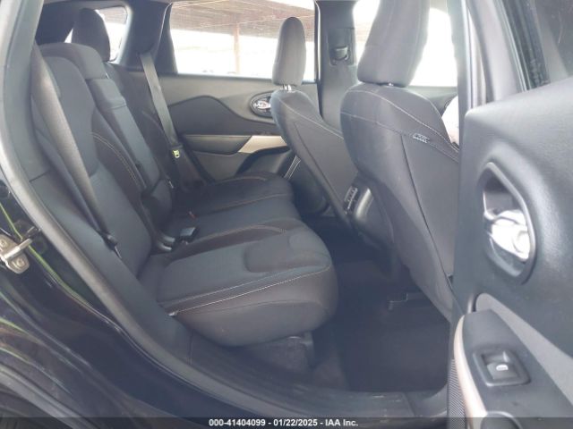 1C4PJLCB1HW641872 Jeep Cherokee Latitude Fwd