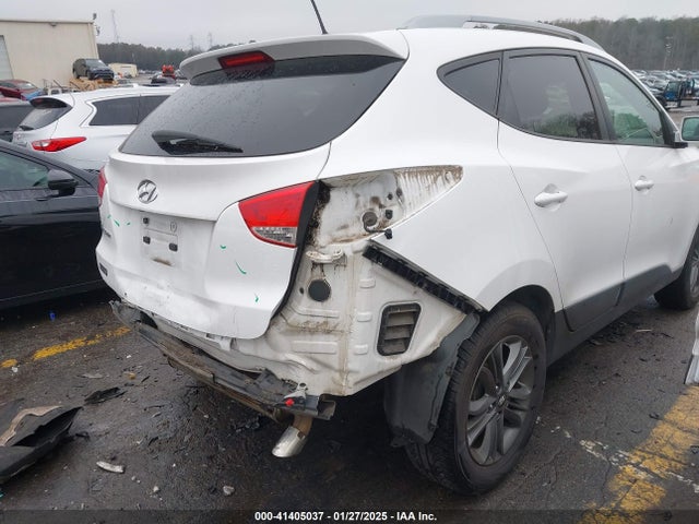 KM8JU3AG4FU058325 Hyundai TUCSON SE