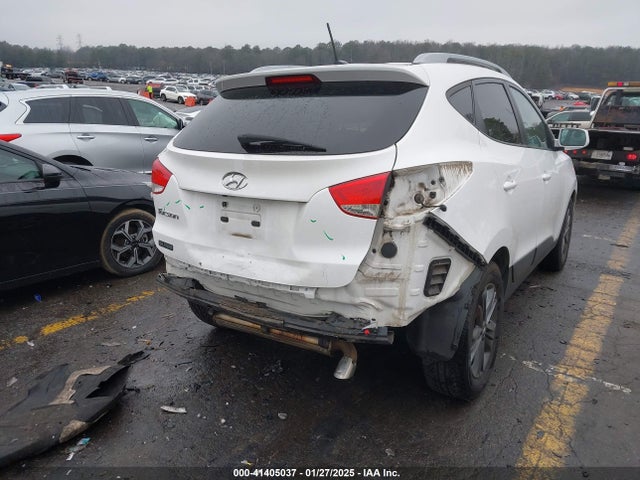 KM8JU3AG4FU058325 Hyundai TUCSON SE