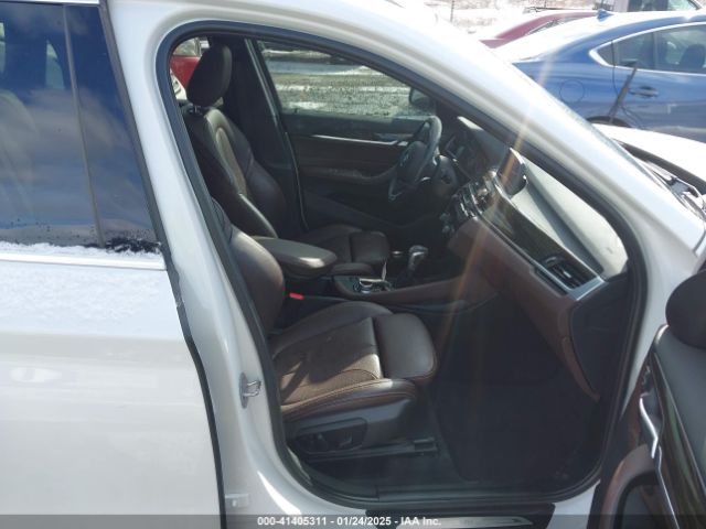2018 BMW X1 WBXHT3C32J5K31684 Photo 4