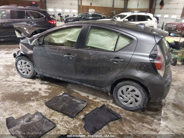 JTDKDTB33G1589717 Toyota Prius C One
