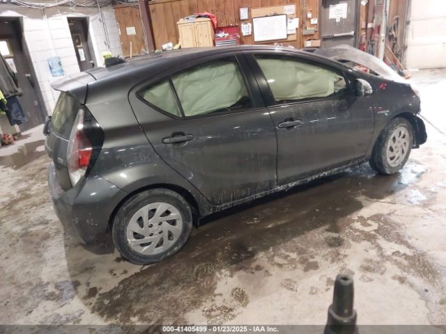 JTDKDTB33G1589717 Toyota Prius C One