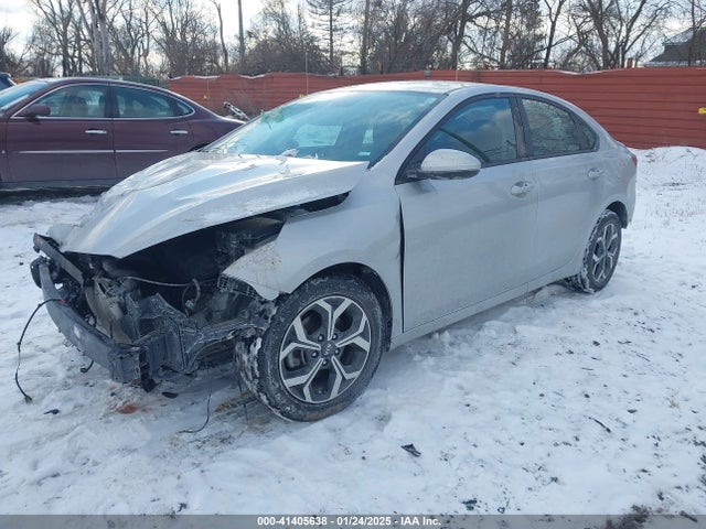 3KPF24AD5ME270044 KIA Forte Lxs
