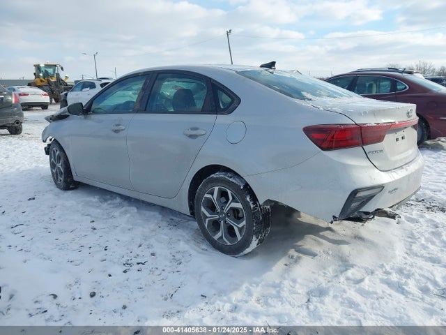 3KPF24AD5ME270044 KIA Forte Lxs