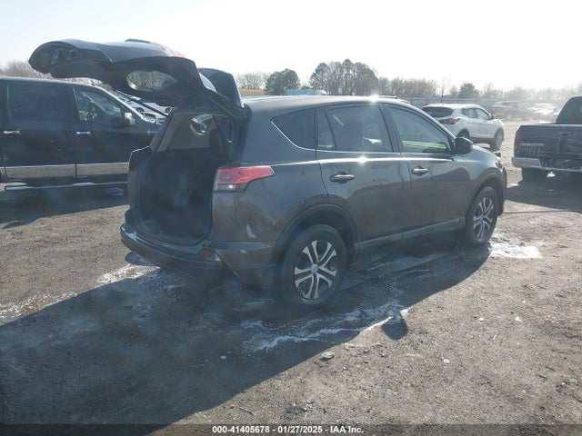 JTMZFREV9JJ725798 Toyota RAV4 LE