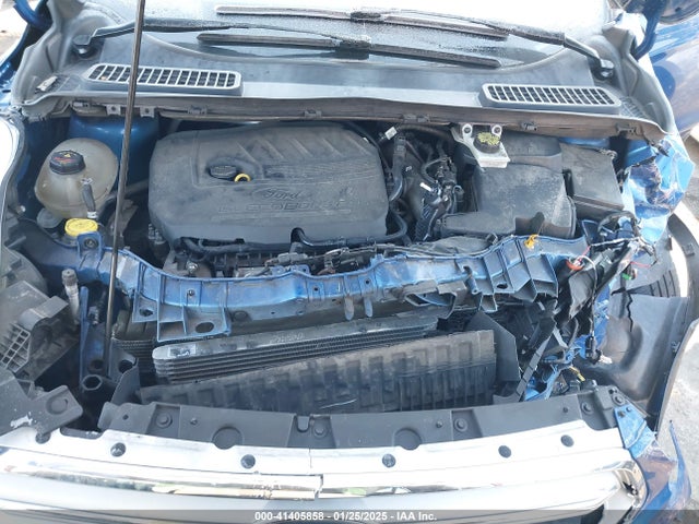1FMCU9GDXJUA49422 Ford ESCAPE SE