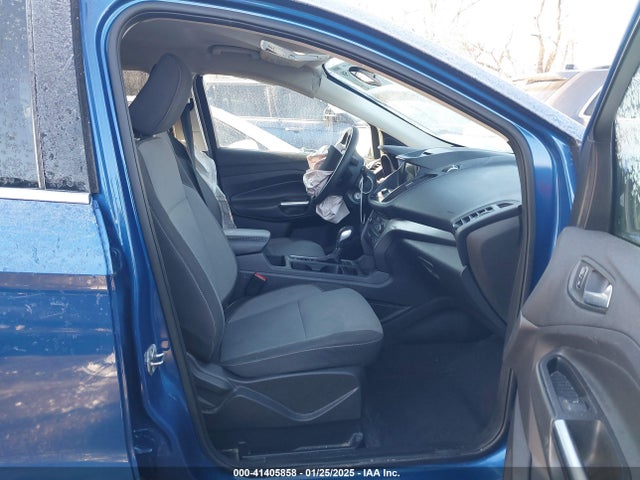 1FMCU9GDXJUA49422 Ford ESCAPE SE