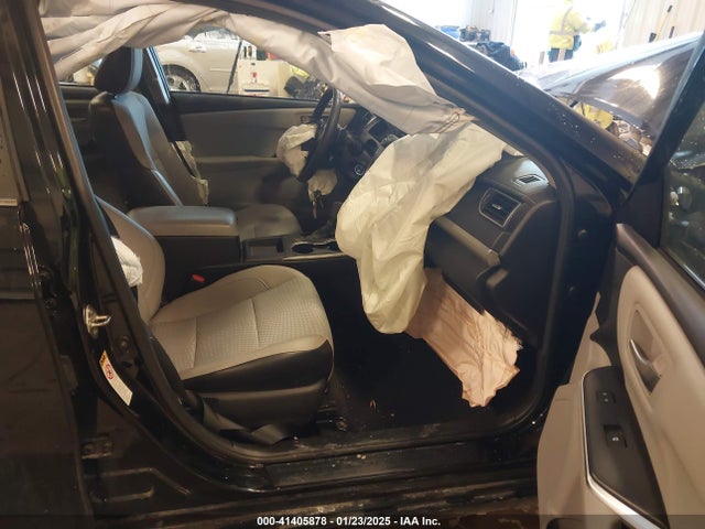 4T1BF1FK0FU113921 Toyota CAMRY SE