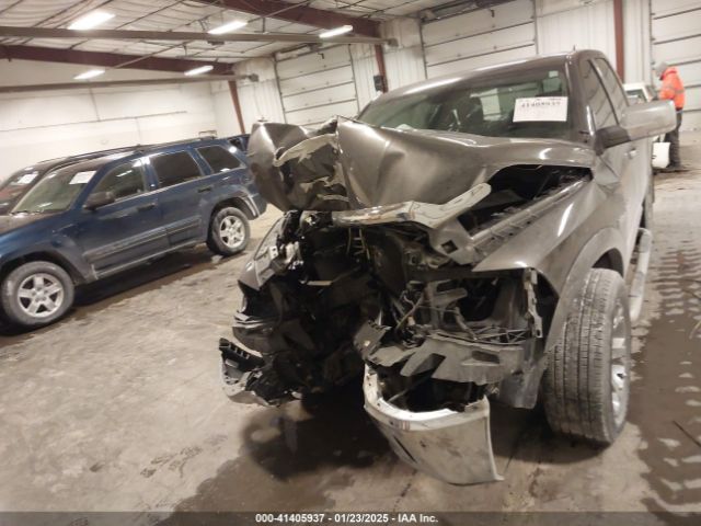 1C6RR7NT8JS213624 RAM 1500 Laramie  4x4 5'7 Box