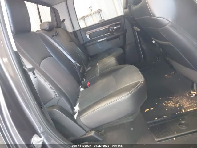 1C6RR7NT8JS213624 RAM 1500 Laramie  4x4 5'7 Box