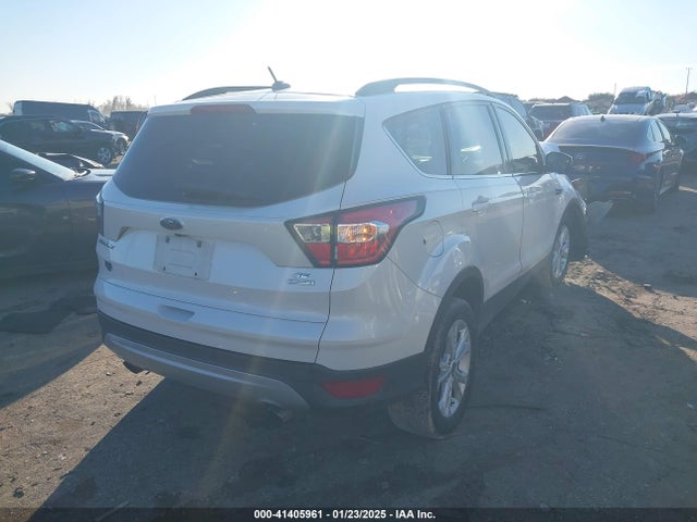 1FMCU0GD8JUD58396 Ford ESCAPE SE