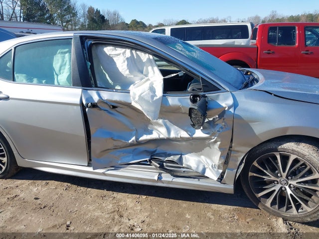 Toyota CAMRY SE 2018 4T1B11HK6JU634047 Image 6