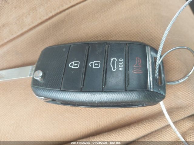 5XXGT4L34GG020666 KIA Optima Lx