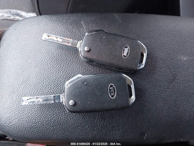 3KPF24AD1KE111356 KIA Forte Lxs