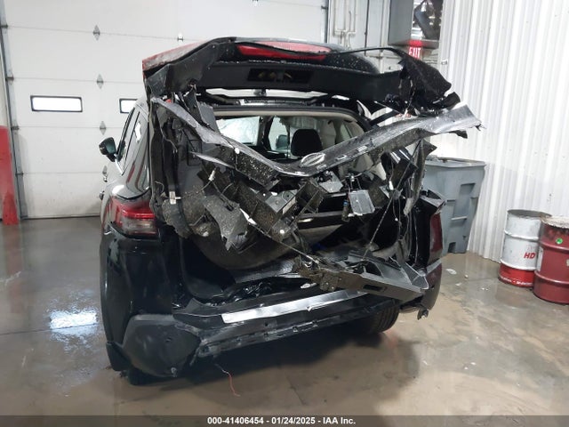 5N1AT3BA3MC697506 Nissan Rogue Sv Fwd