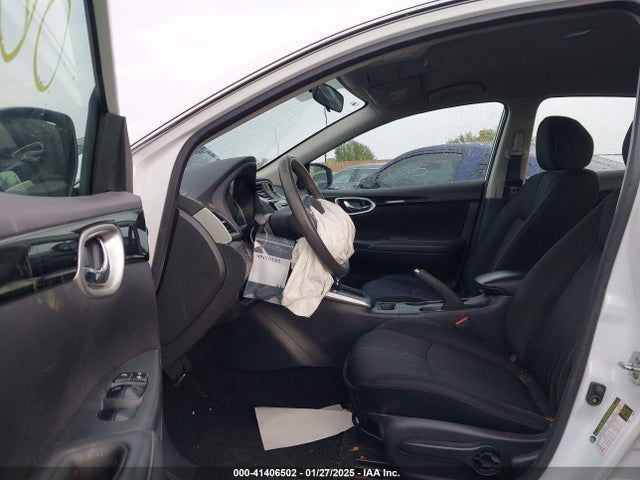 3N1AB7AP8HY300389 Nissan SENTRA SV
