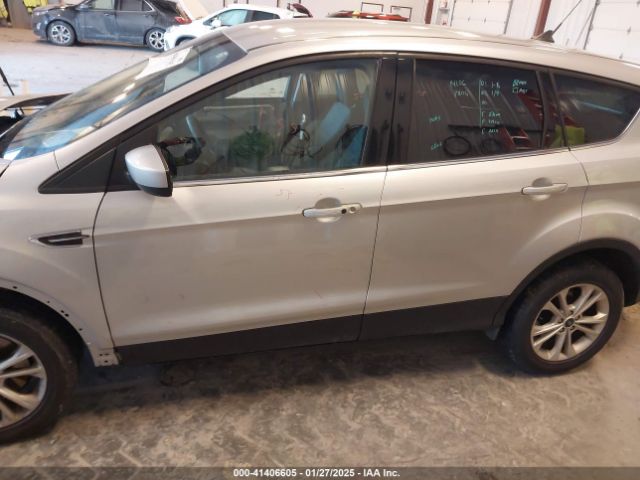 1FMCU9GDXKUC57012 Ford Escape