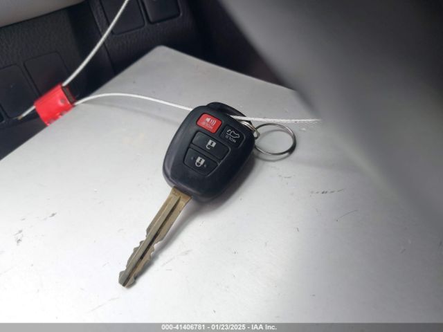 2T3WFREVXGW302855 Toyota Rav4 Xle