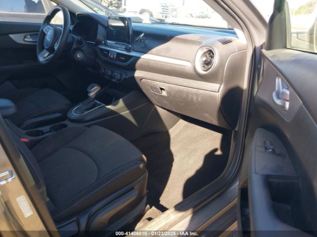 3KPF24AD6NE489774 KIA Forte Lxs