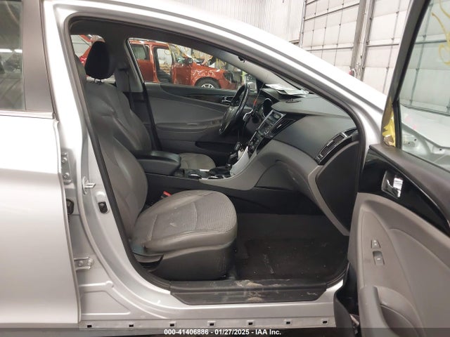 5NPEC4AC2EH929890 Hyundai SONATA SE