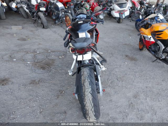 2023 APRILIA TUONO ZD4KSUM04PS000526 Photo 5