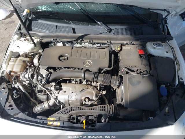 W1K3G4EB8MJ287426 Mercedes-Benz m260