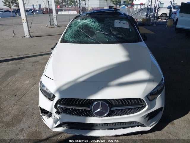 W1K3G4EB8MJ287426 Mercedes-Benz m260
