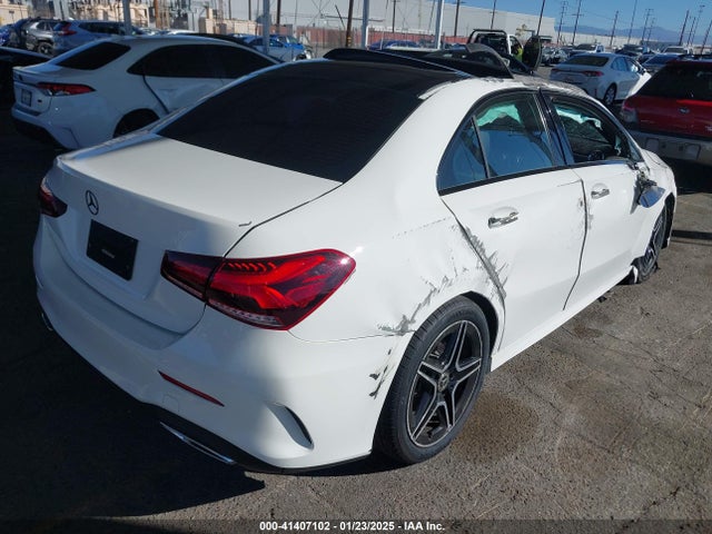 W1K3G4EB8MJ287426 Mercedes-Benz m260