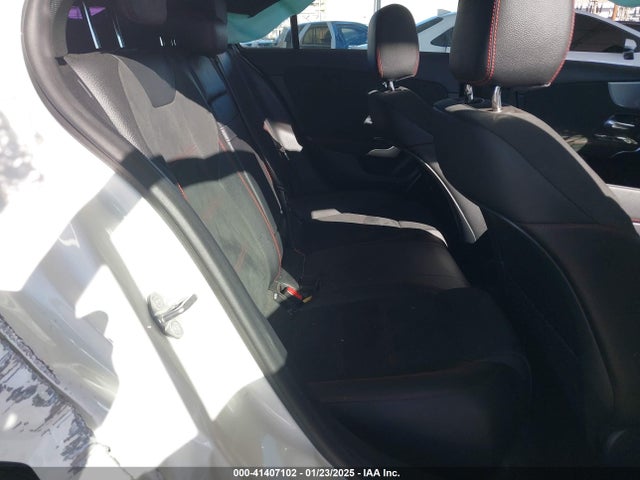 W1K3G4EB8MJ287426 Mercedes-Benz m260