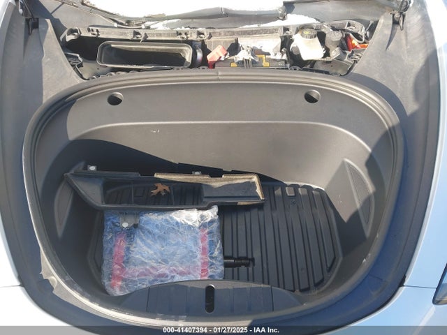 2019 TESLA MODEL 3 5YJ3E1EB0KF493617 Photo 9