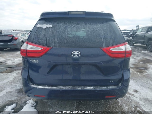 5TDKZ3DC6JS906320 Toyota Sienna Le 8 Passenger