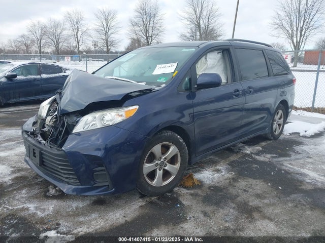 5TDKZ3DC6JS906320 Toyota Sienna Le 8 Passenger