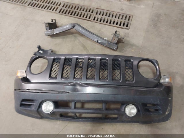 1C4NJRFB3GD712764 Jeep Patriot Latitude