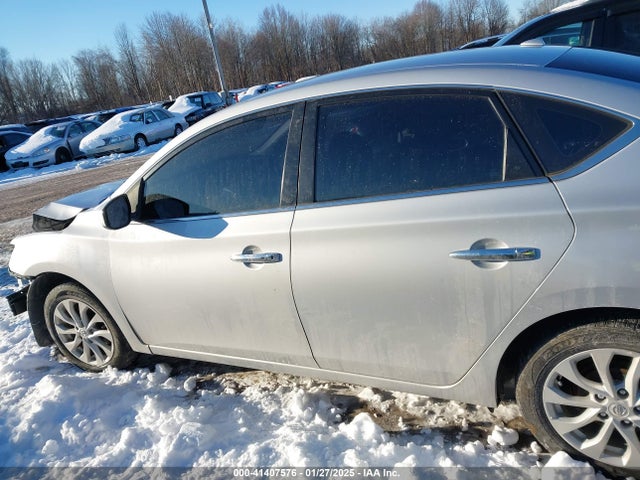 3N1AB7AP6JL655421 Nissan SENTRA SV
