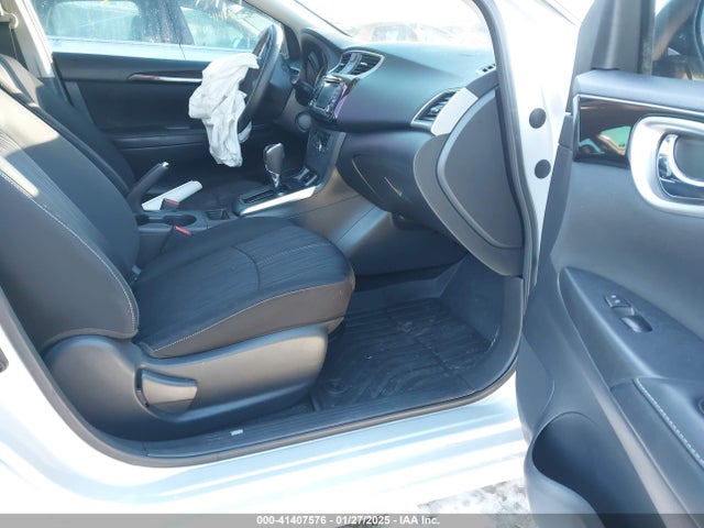 3N1AB7AP6JL655421 Nissan SENTRA SV