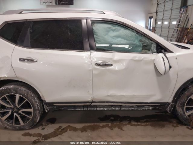 5N1AT2MV4KC718953 Nissan Rogue Sl