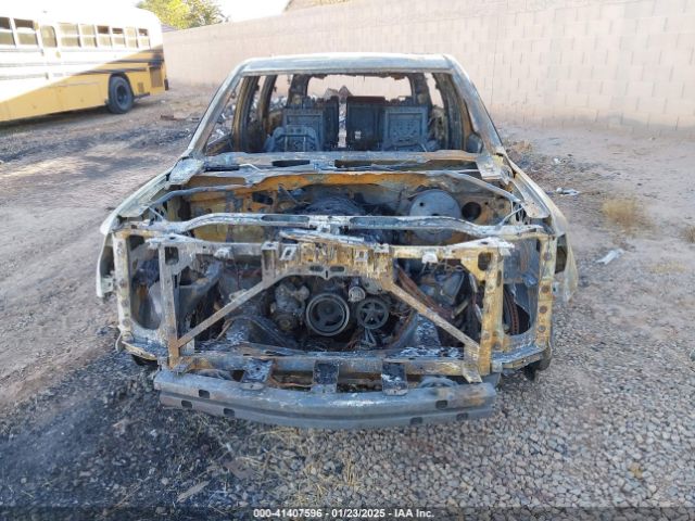 1GNSCHKC2KR395939 Chevrolet Suburban Lt