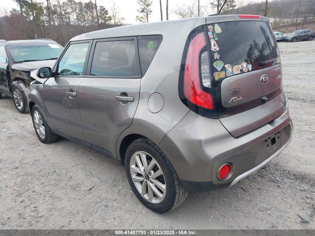 KIA SOUL + 2018 KNDJP3A5XJ7565523 Image 3