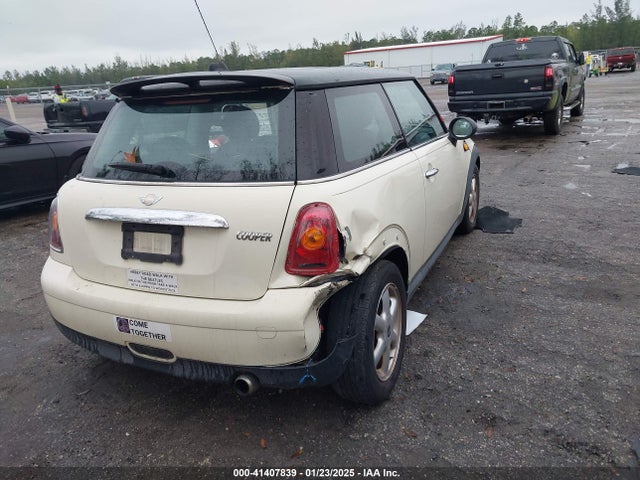 2008 MINI COOPER WMWMF33548TT60503 Photo 5
