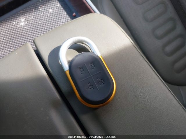 2022 RIVIAN R1T 7FCTGAAA8NN015369 Photo 10