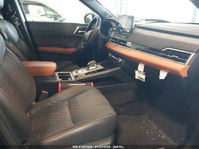 2022 MITSUBISHI OUTLANDER JA4J3VA83NZ027834 Photo 4