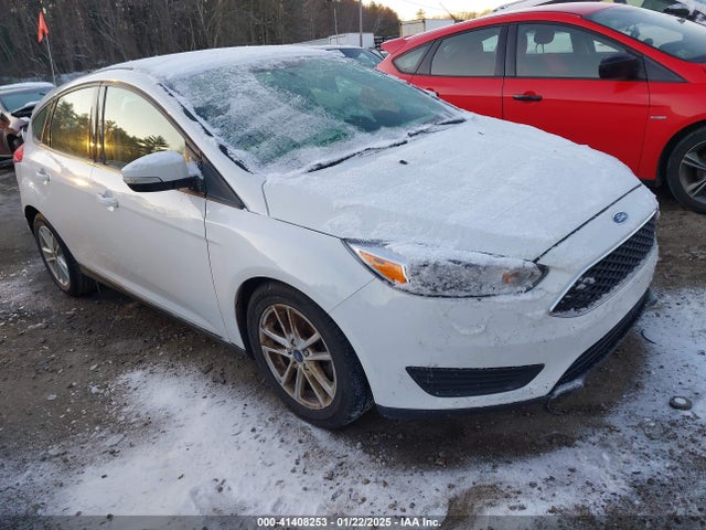 Ford FOCUS SE 2018 1FADP3K24JL254216 Image 1