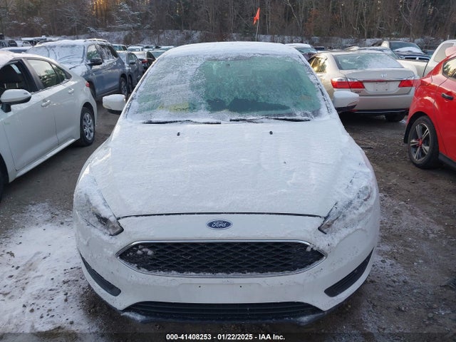 Ford FOCUS SE 2018 1FADP3K24JL254216 Image 12