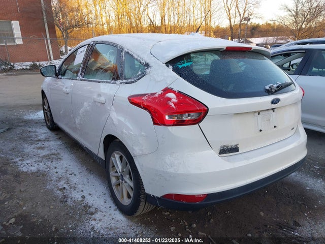 Ford FOCUS SE 2018 1FADP3K24JL254216 Image 3