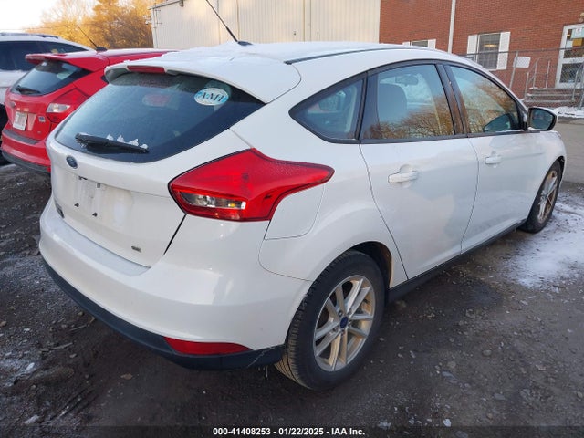 Ford FOCUS SE 2018 1FADP3K24JL254216 Image 4