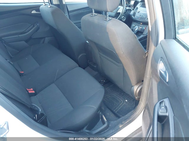 Ford FOCUS SE 2018 1FADP3K24JL254216 Image 8