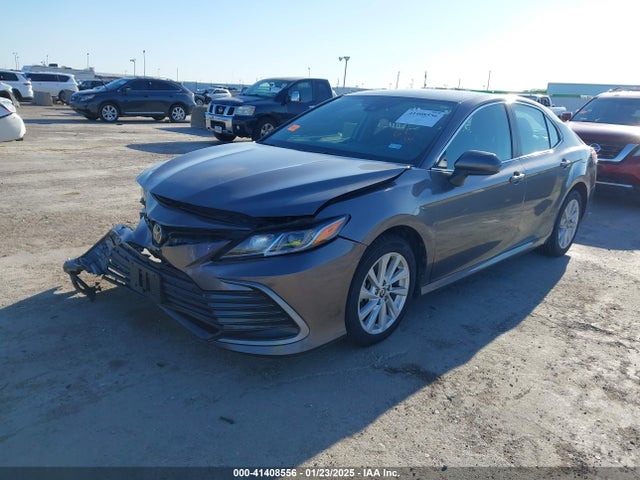 4T1C11AK8NU075315 Toyota CAMRY LE